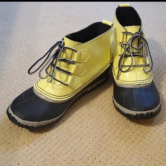 Sorel Out n About Rain Boot Waterproof - Picture 2 of 5